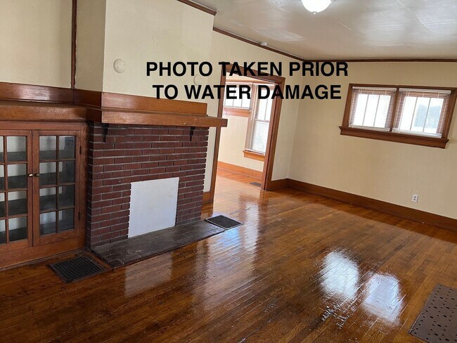 Building Photo - 724 W Fairview Ave