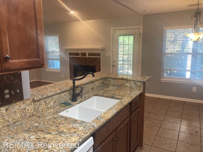 Building Photo - 2 br, 2 bath House - 255 Hudson Trace