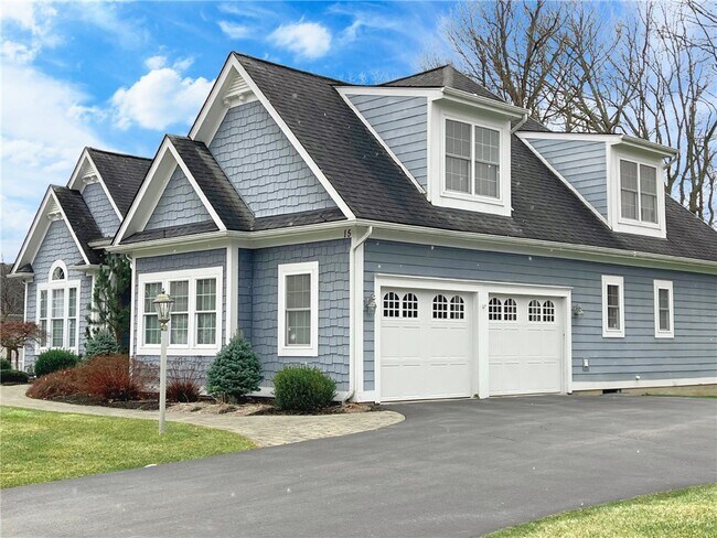 Building Photo - 15 Highland Green