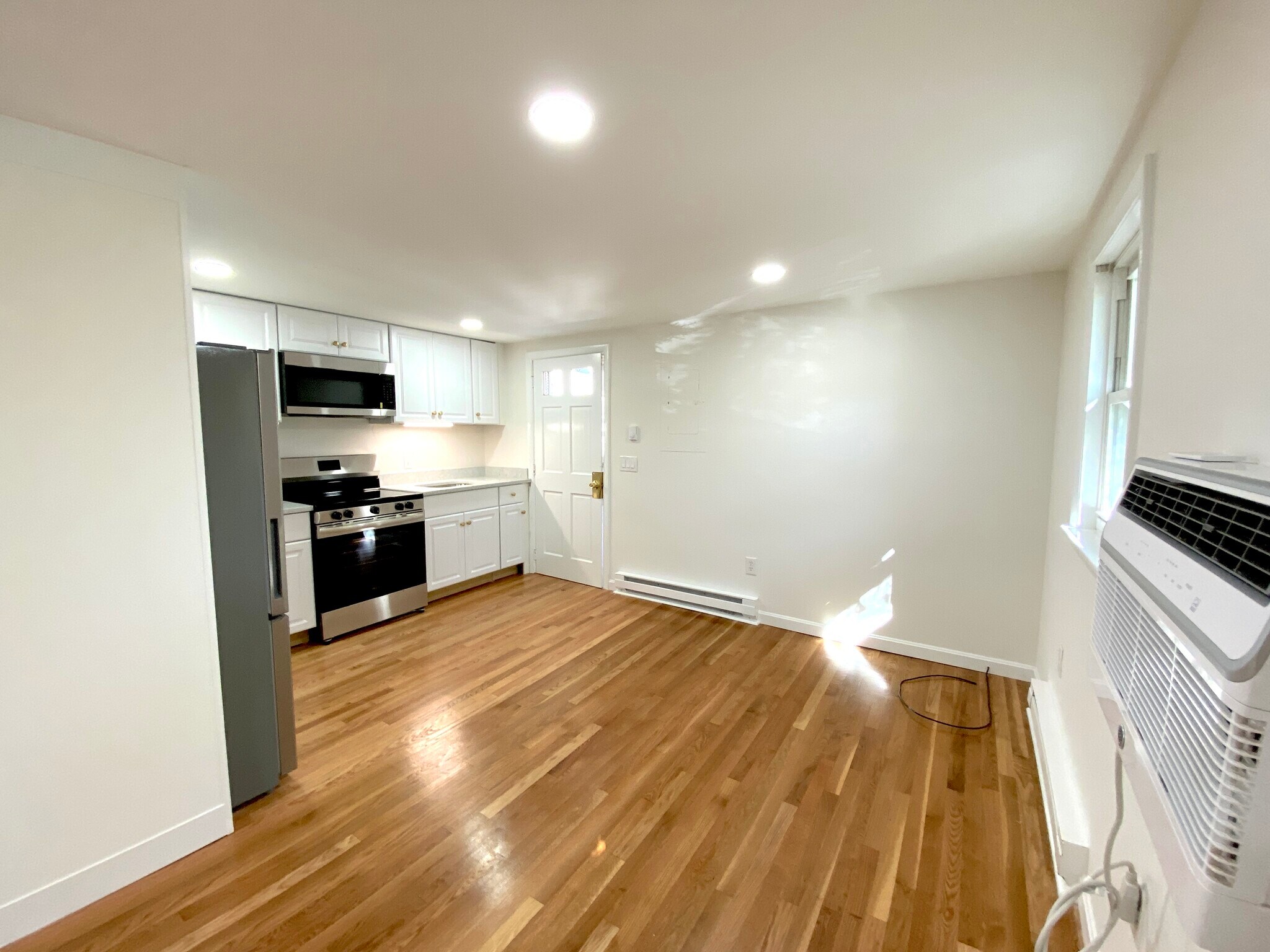 Building Photo - 197 W Wyoming Ave