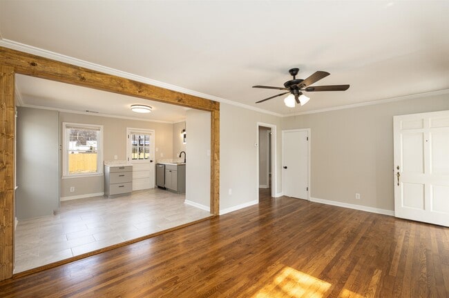 Building Photo - 3862 Kelly Cir E