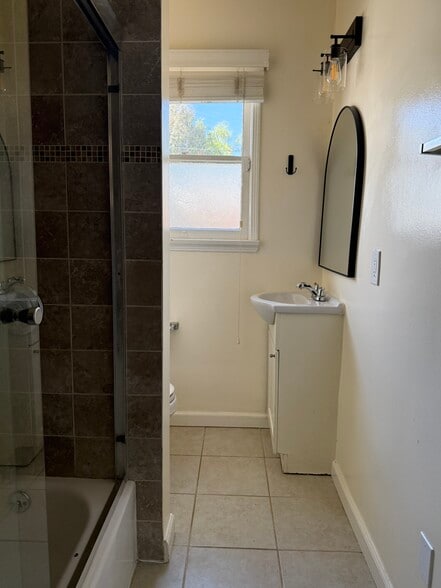 Building Photo - 11527 Albers St