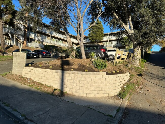 Building Photo - 611 Virginia St