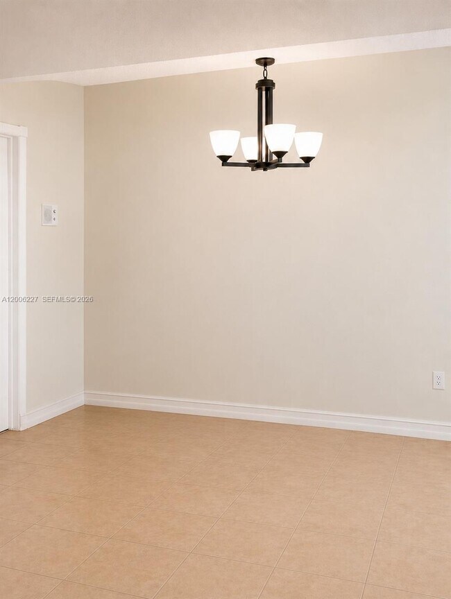 Building Photo - 1368 Seaview