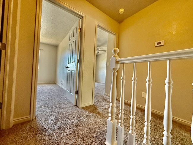 Building Photo - Lexington Hills Townhome