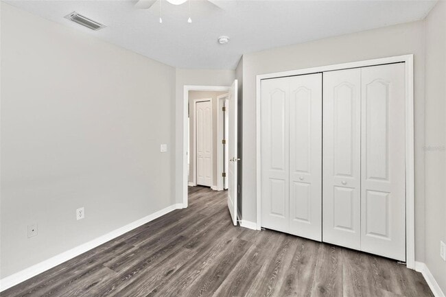 Building Photo - 11111 Lakeside Vista Dr