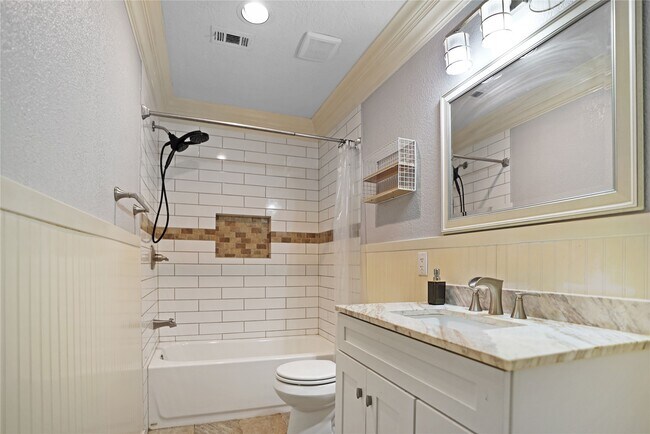 Building Photo - 17119 Mellow Ridge Dr