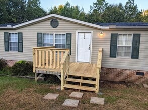 Building Photo - 3 Bedroom Mobile Home in Pelzer SC