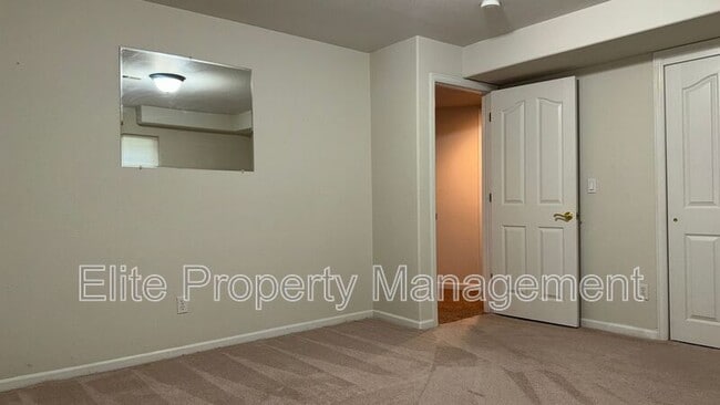 Building Photo - 761 S Laurue Dr