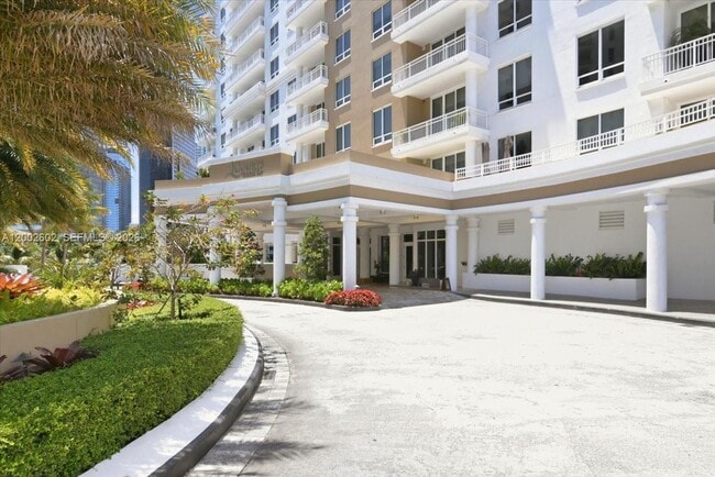 Building Photo - 801 Brickell Key Blvd