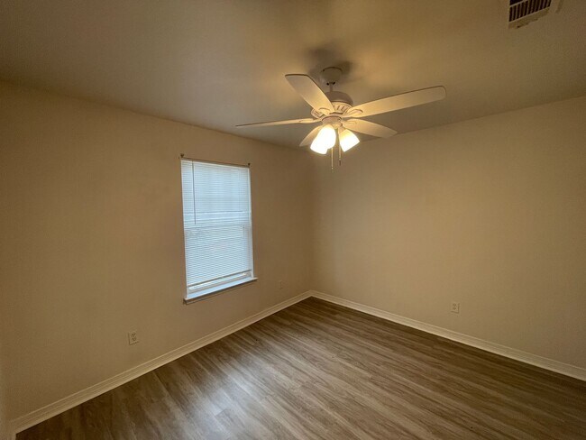 Building Photo - 31 Grand Lido