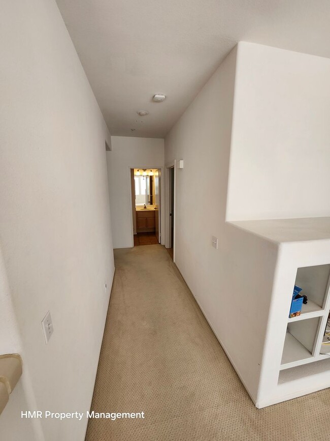 Building Photo - Beautiful two-story in Hunter's Ridge