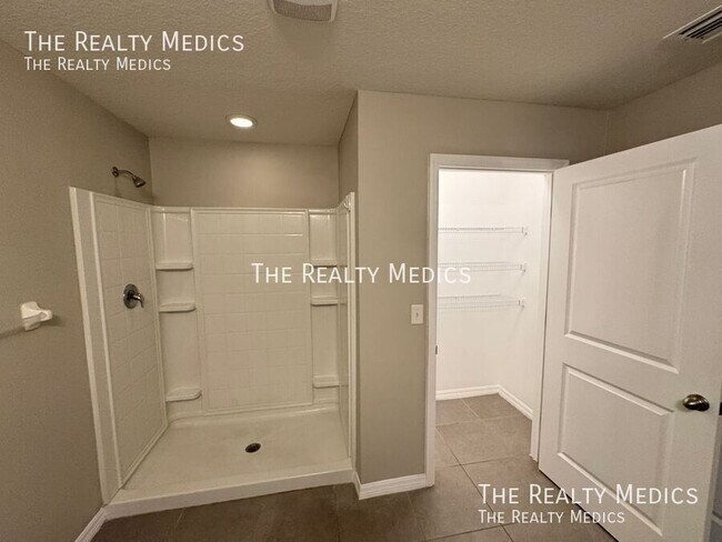 Building Photo - 1018 Ashentree Dr