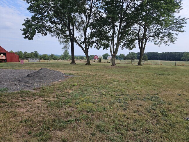 Building Photo - 5960 Taneytown Pike