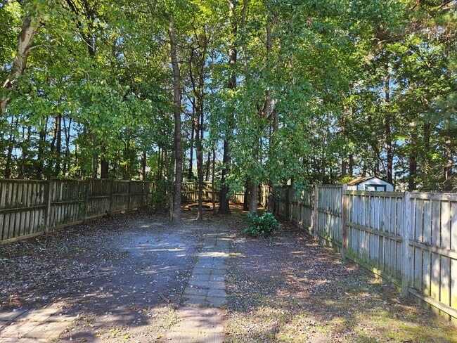 Building Photo - Adorable Town Home The Stables at Horse Creek!