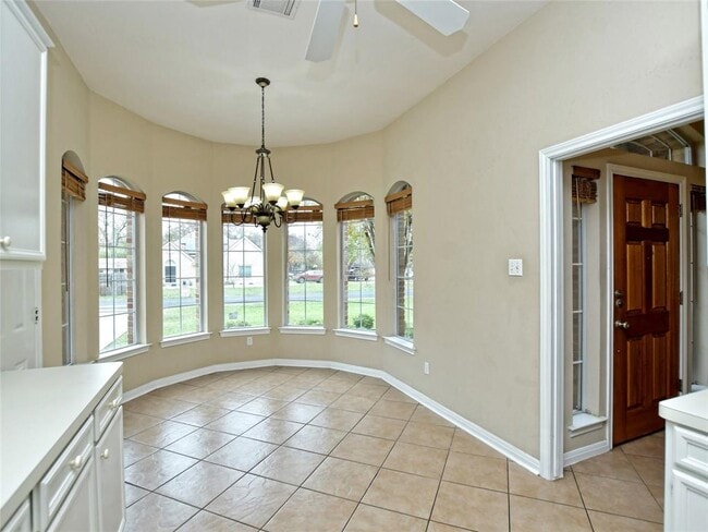Building Photo - 13220 Villa Park Dr