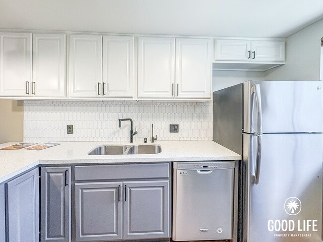 Building Photo - SD: 2BD/2.5BA Condo in Carlsbad with Community Pool, Two Balconies & Assigned Parking