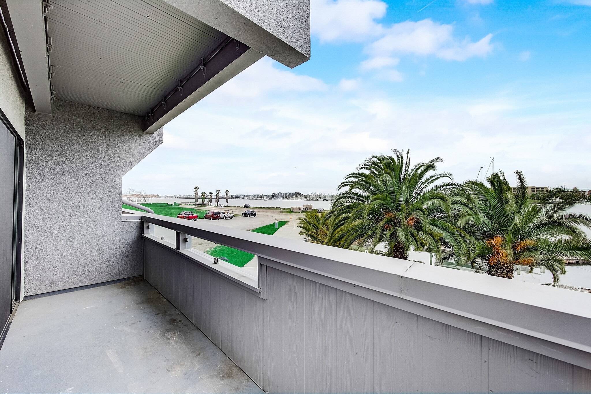 Building Photo - 1 Embarcadero W