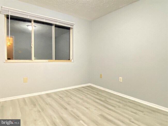 Building Photo - 751 Heather Ridge Dr