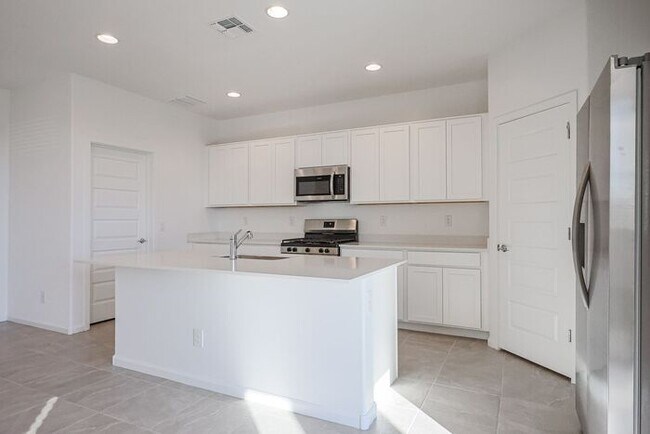 Building Photo - Brand New 5 Bedroom 2.5 Bath Home!