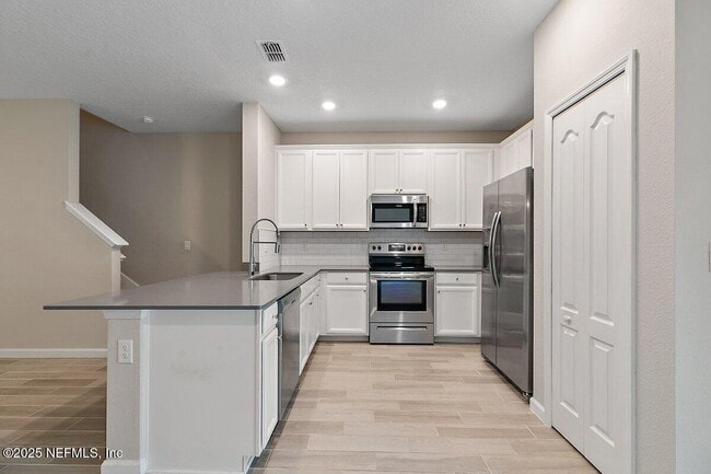 Building Photo - 1111 Beach Dune Dr