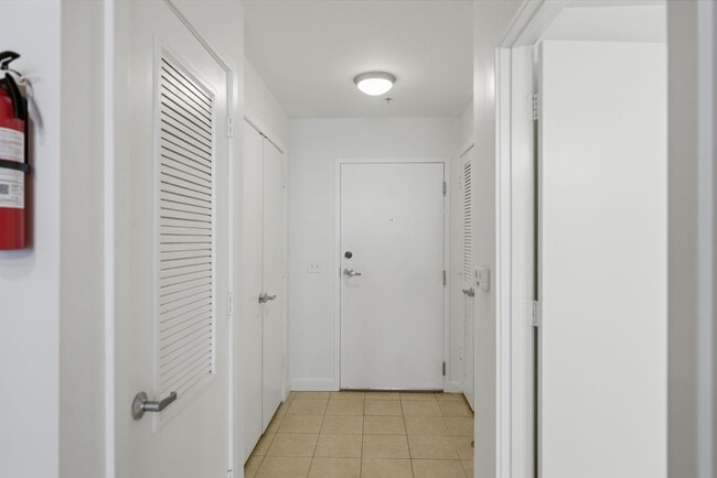 Building Photo - Penn Quarter Condo | Studio | 1 Bath | 450 Sf