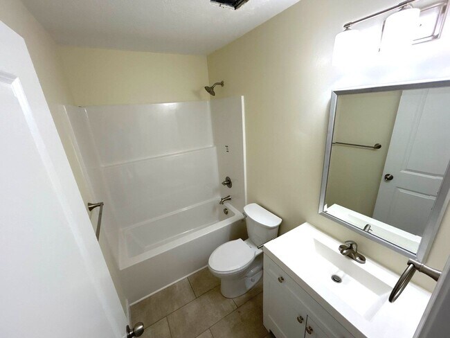 Building Photo - 3718 Reagan Ave NW