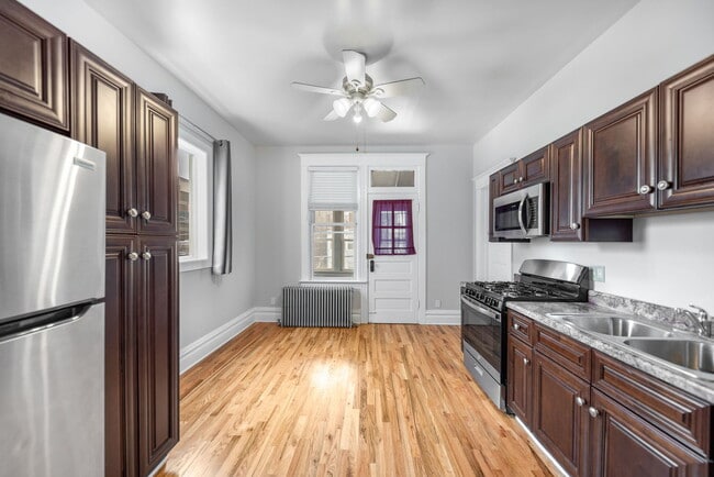 Building Photo - 3722 N Bosworth Ave