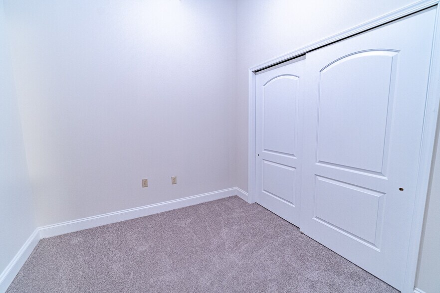 Secondary bedroom - 306 N 26th St