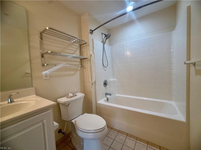 Building Photo - Coastal Comfort: Spacious 2-Bedroom Condo Retreat in Virginia Beach