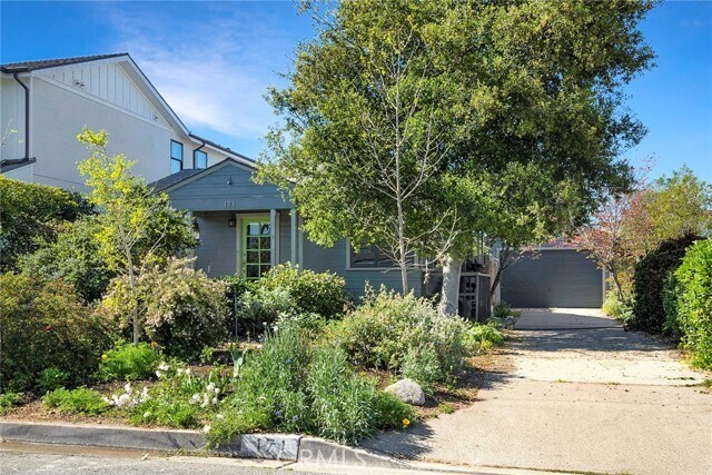 Building Photo - 171 Costa Mesa St