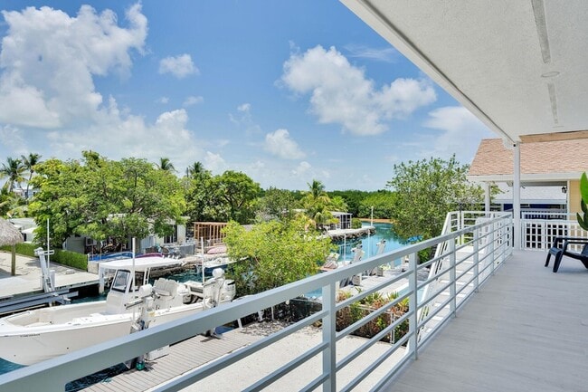 Building Photo - 121 Long Key Lake Dr