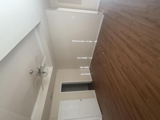 Building Photo - 6101 Shamrock Dr