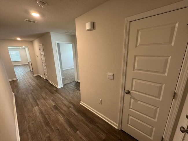 Building Photo - Pensacola - Deer Run - 4 bed, 2 bath w/ co...