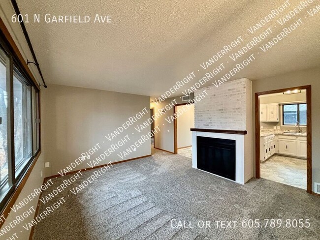 Building Photo - 601 N Garfield Ave