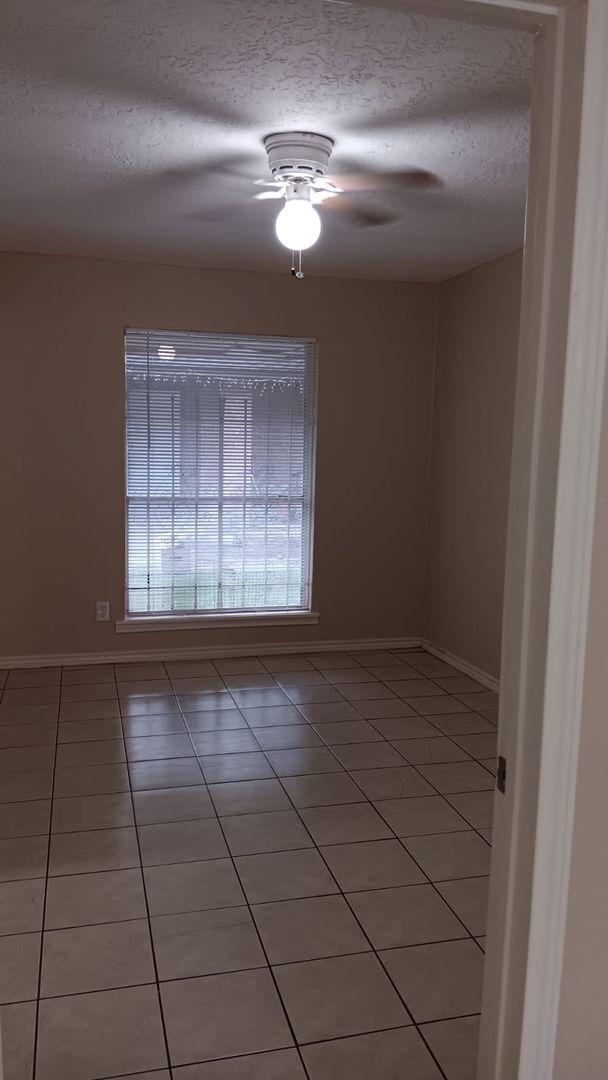 Building Photo - 6630 W Fuqua St