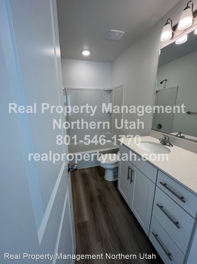 Building Photo - 3 br, 2.5 bath House - 3084 N. 1600 E.