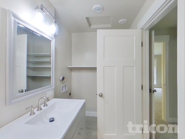 Building Photo - 4911 64th Ave W