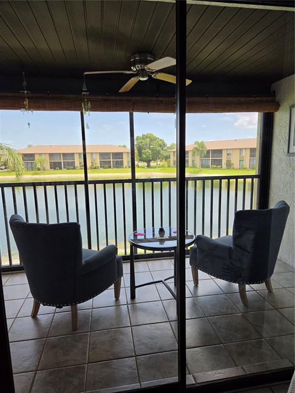 Building Photo - 4016 Oakview Dr