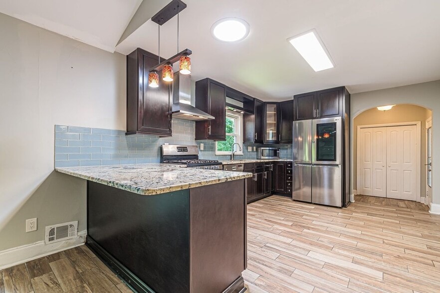 Building Photo - 1574 Old Spring House Ln