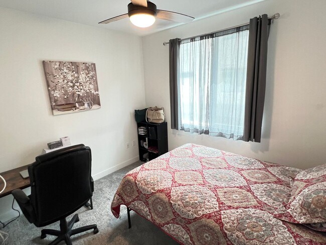 Building Photo - Upscale Living 2 Bed 2 Bath Condo in Anahe...
