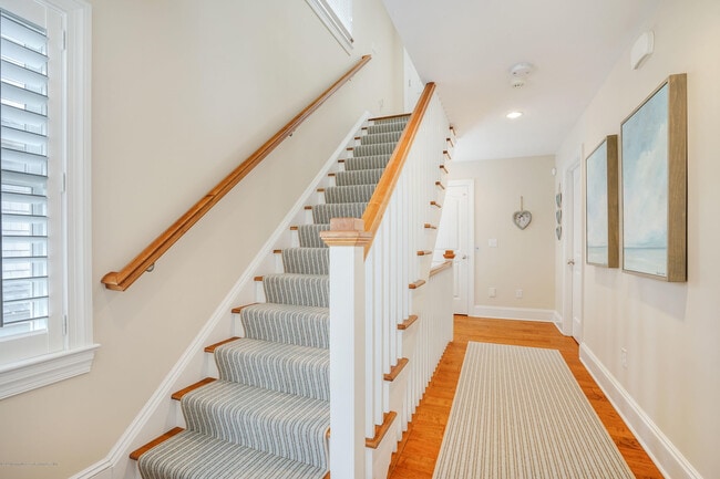 Building Photo - 108 Neptune Pl