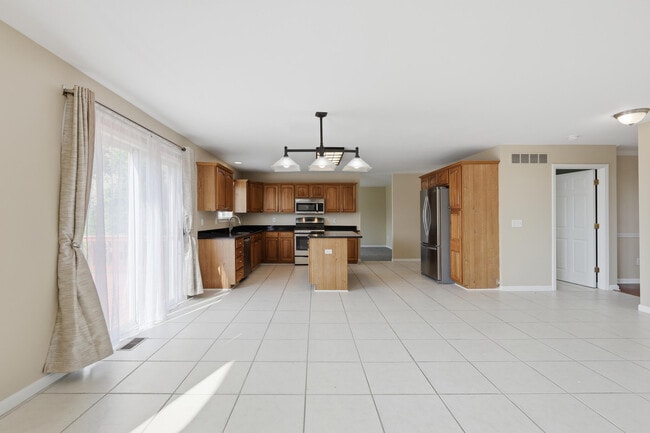 Building Photo - 26493 Isleworth Point