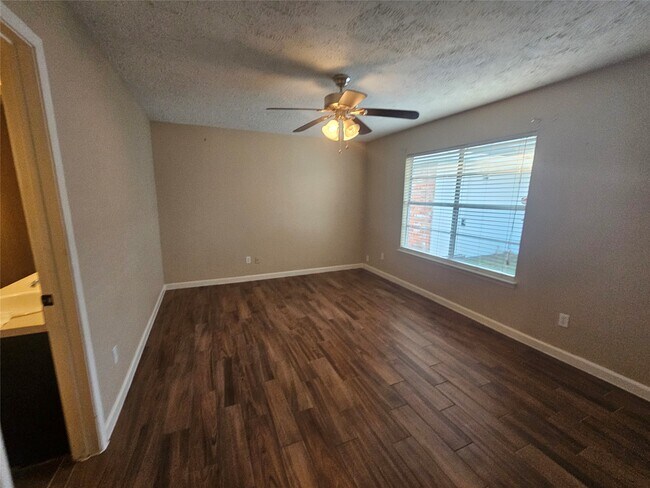 Building Photo - 22218 Spring Gate Dr