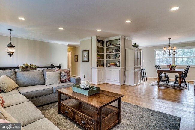 Building Photo - 6519 Engel Dr