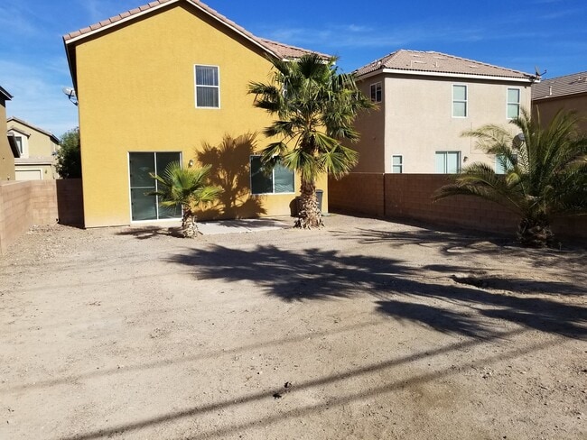 Building Photo - 5063 El Castano Ave