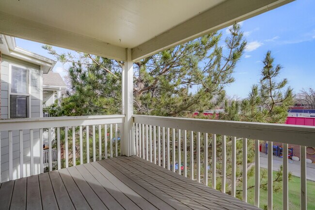 Building Photo - Great Two Bedroom Condo with Garage