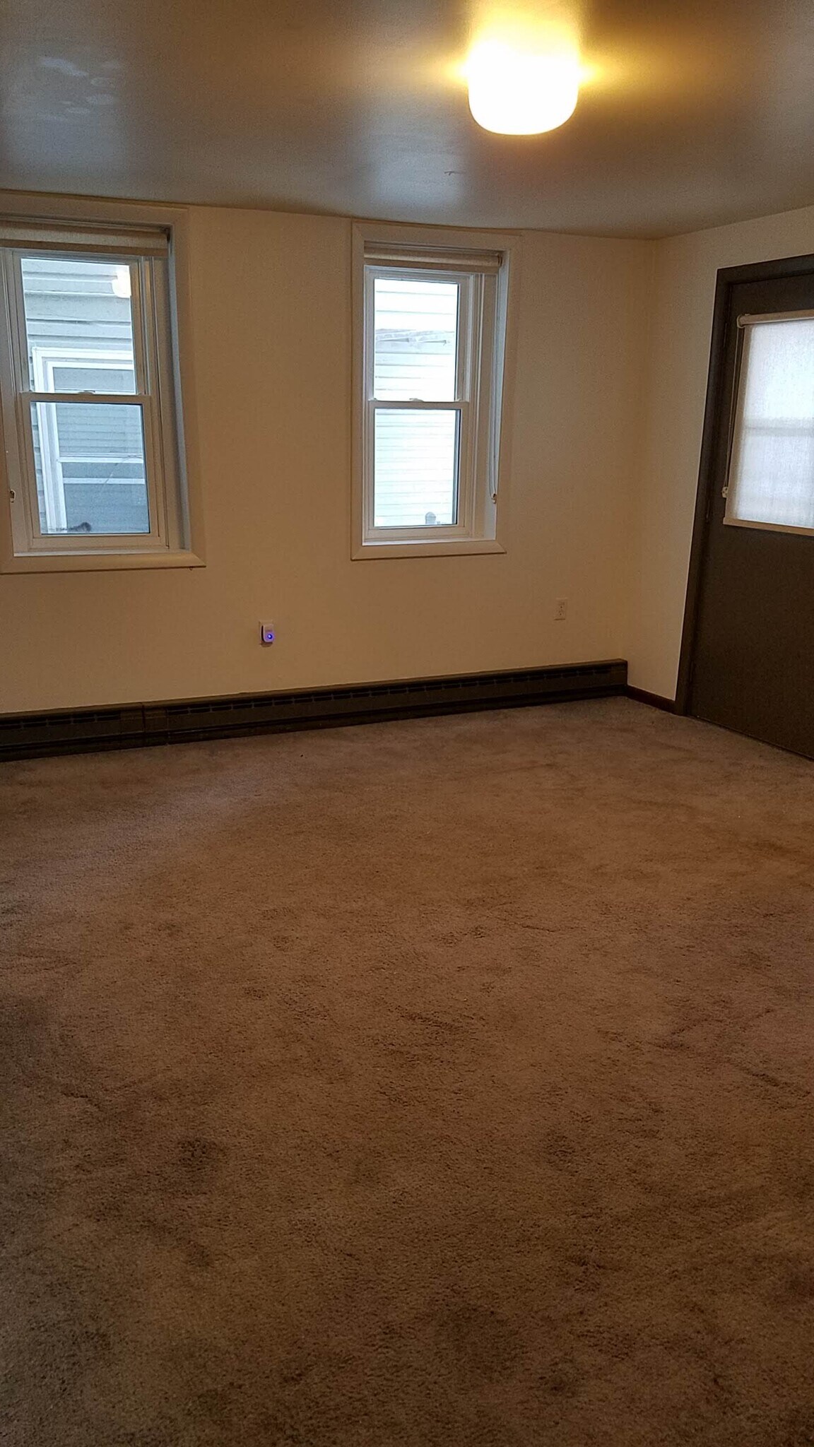 Living Room - 188 E Main St