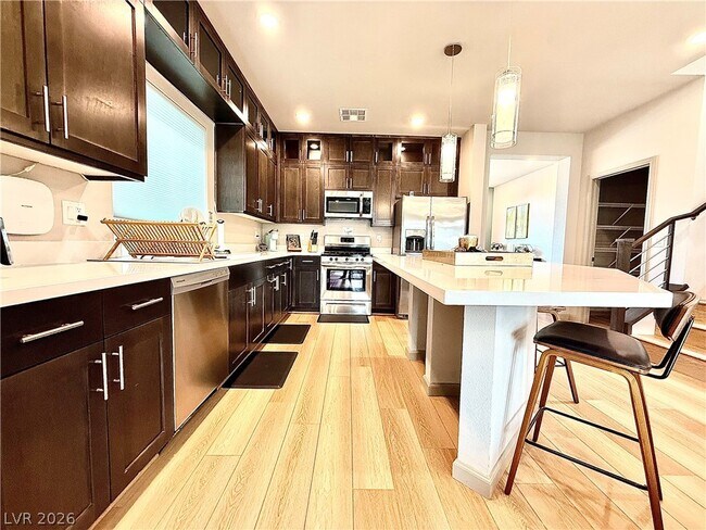 Building Photo - 8044 Carpenter Creek Ave