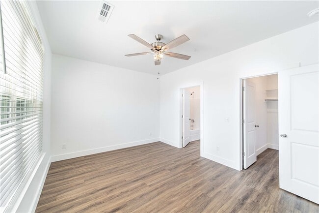 Building Photo - The Benton -  200 Ryan Unit Garland | Crittenden